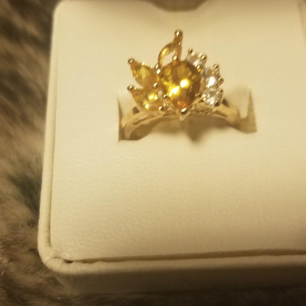 Ring - Picture 2 of 4